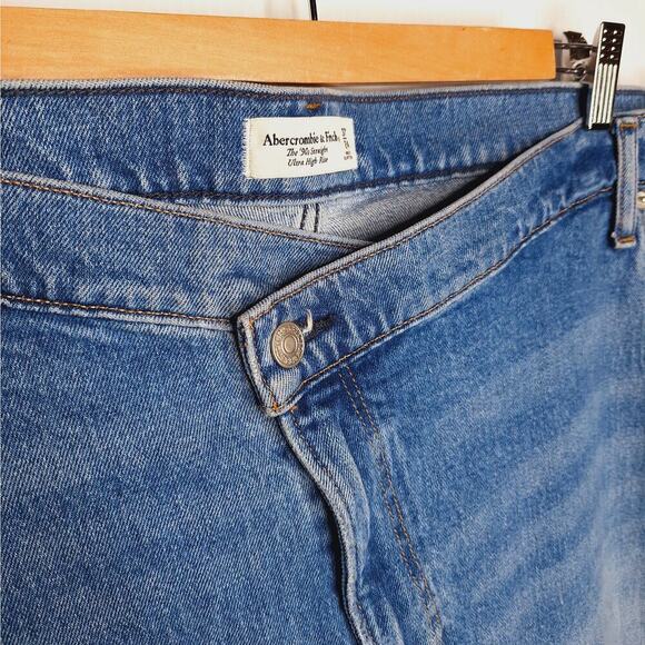 Abercrombie & Fitch The 90s Straight Ultra High Rise Jeans Cross Front 37 / 24 R - Picture 3 of 9